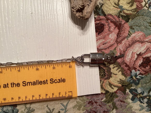 LOUIS VUITTON Silver Lock w/2 Keys with Paperclip Toggle Chain Necklace - Picture 5 of 5